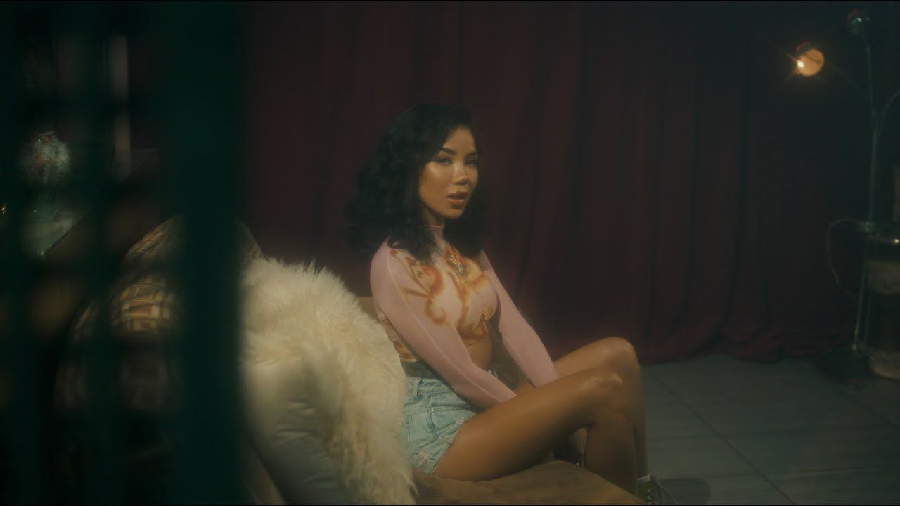 Jhené Aiko – Tryna Smoke (Official Video)